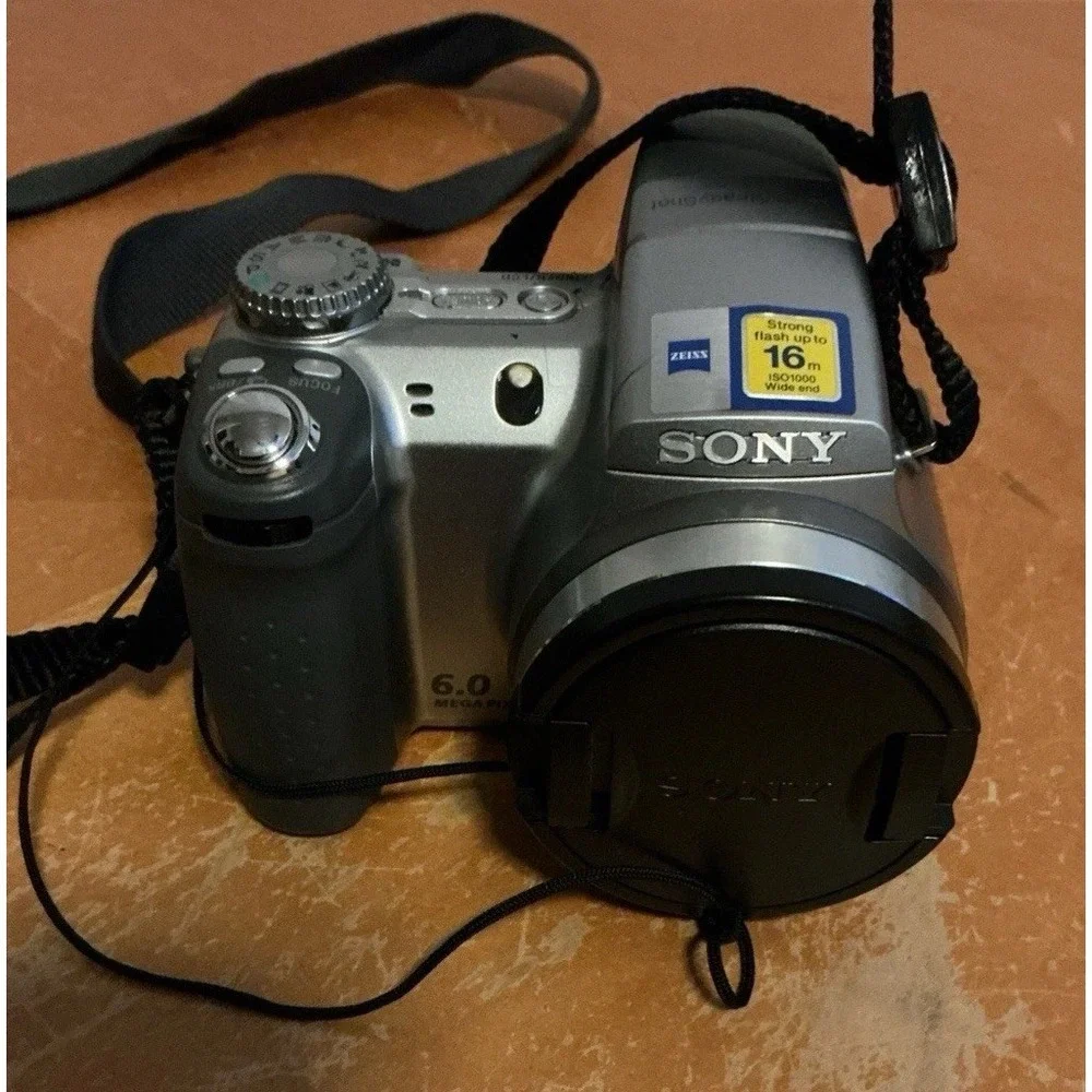 Sony Cyber-shot DSC-H2 6.0MP Digital Camera 12x Optical Zoom In Original Box